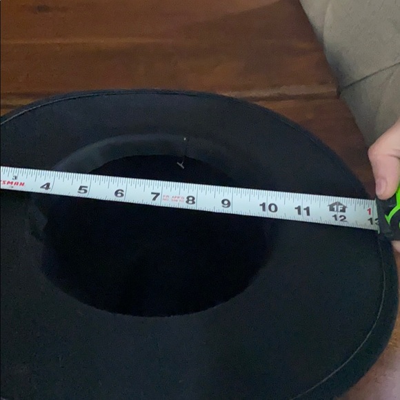 Beautiful hat - Picture 3 of 5